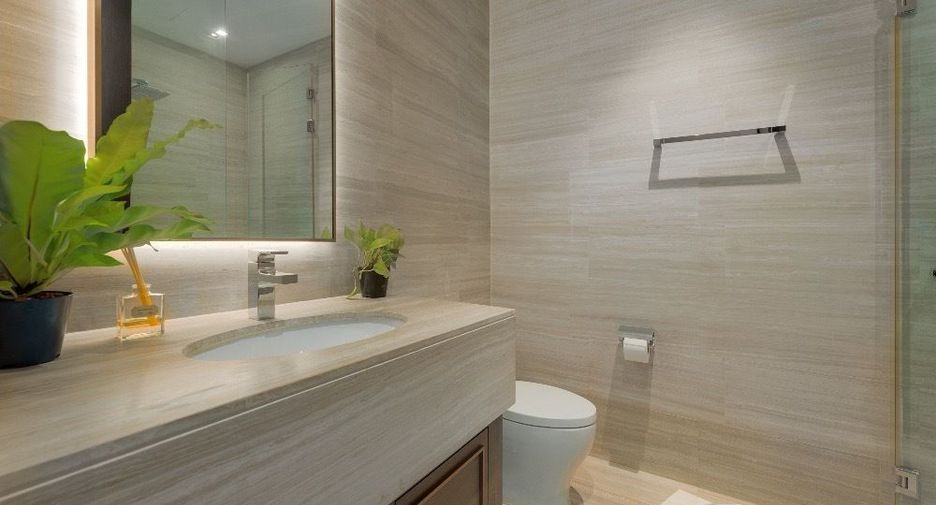 Condo en venta y en alquiler de 3 habitaciones en Khlong Toei, Bangkok