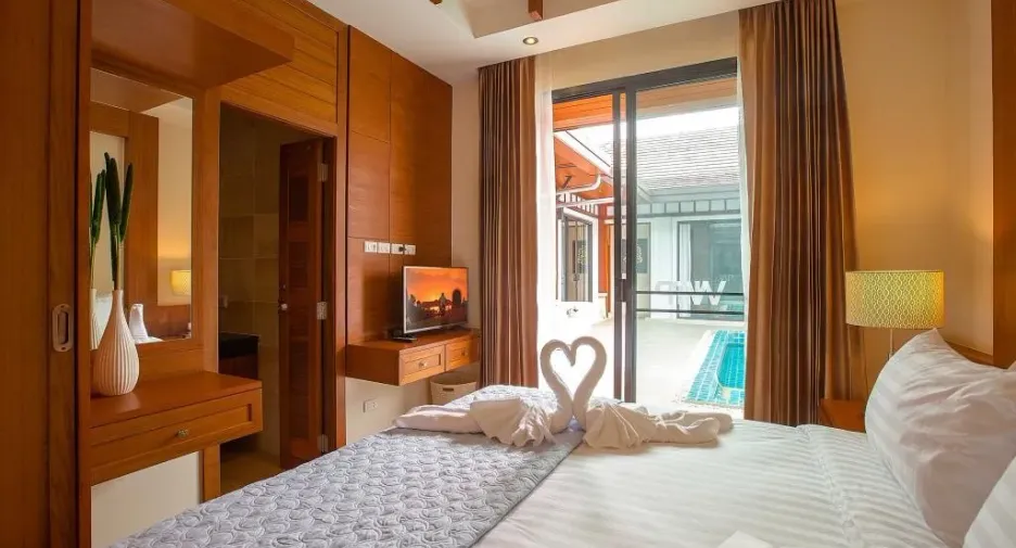 For rent 6 bedrooms villa in Mueang Phuket, Phuket