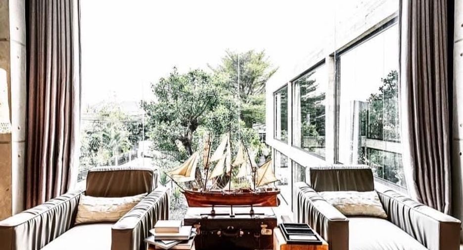 For sale 1 Beds villa in Saphan Sung, Bangkok