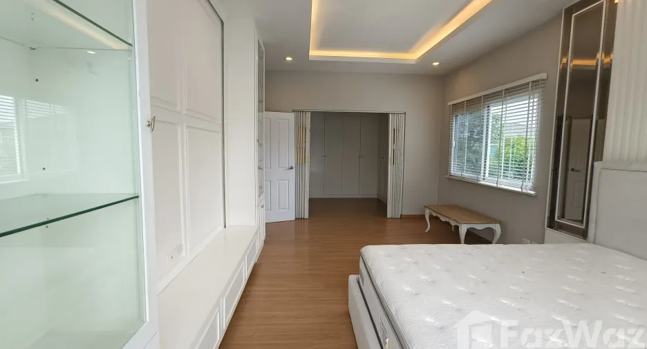For rent 3 bedrooms townhouse in Pak Kret, Nonthaburi