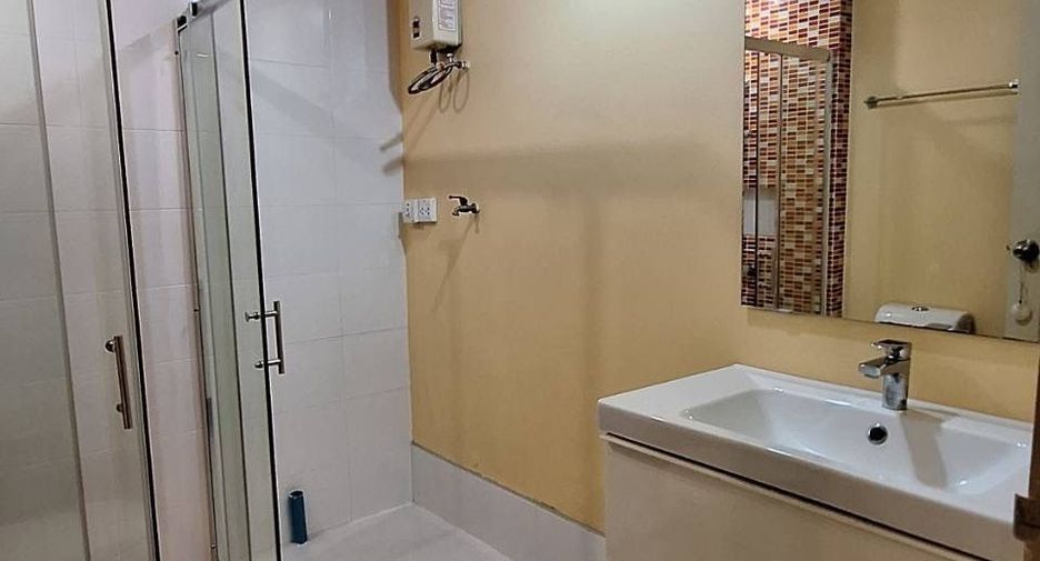 For sale 2 bedrooms condo in Chatuchak, Bangkok