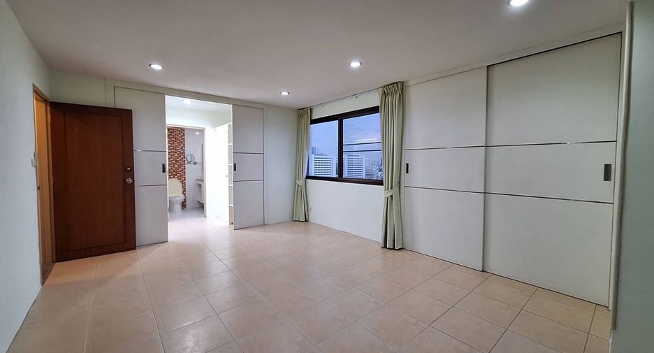 For sale 2 bedrooms condo in Chatuchak, Bangkok