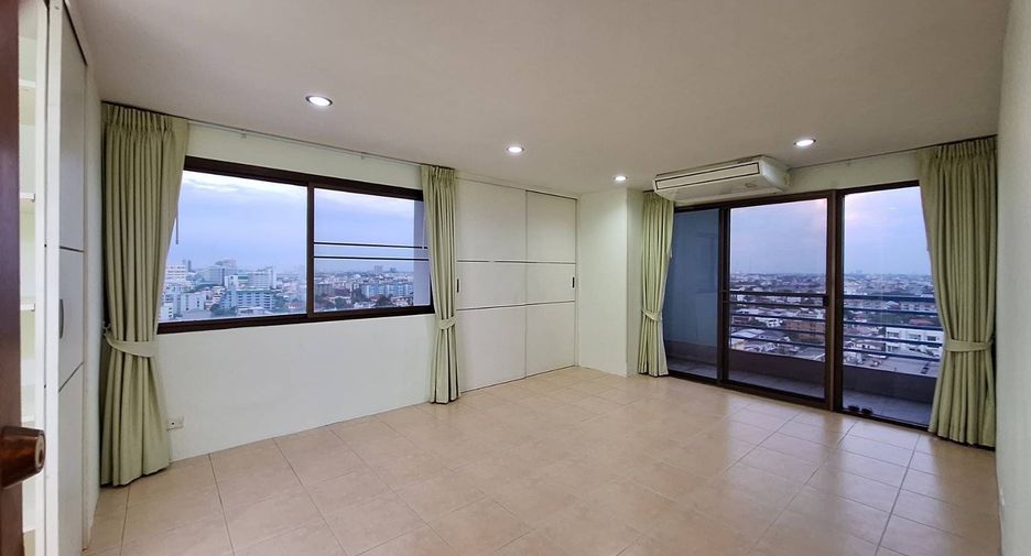 For sale 2 bedrooms condo in Chatuchak, Bangkok