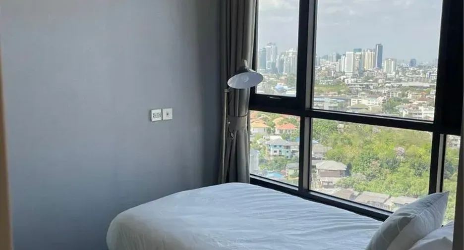 À vendre 2 chambres condo à Khlong Toei, Bangkok