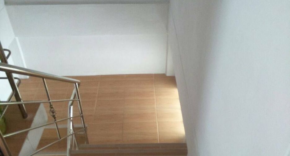 À vendre 3 chambres maison de ville à Mueang Samut Prakan, Samut Prakan