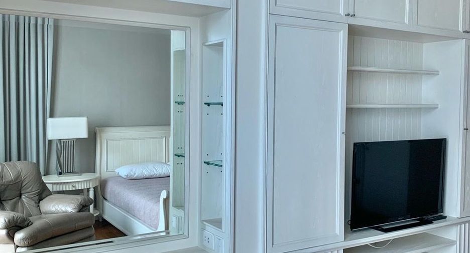 For sale 3 bedrooms condo in Watthana, Bangkok