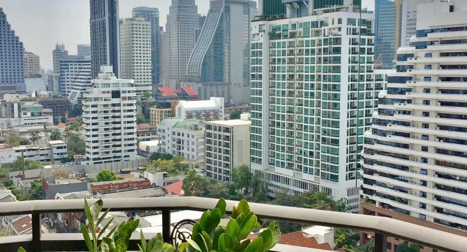 For sale 3 bedrooms condo in Watthana, Bangkok