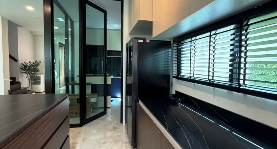 For sale 3 bedrooms house in Mueang Nonthaburi, Nonthaburi