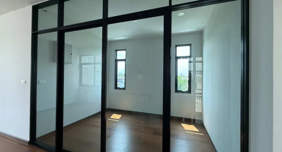 For sale 3 bedrooms house in Mueang Nonthaburi, Nonthaburi