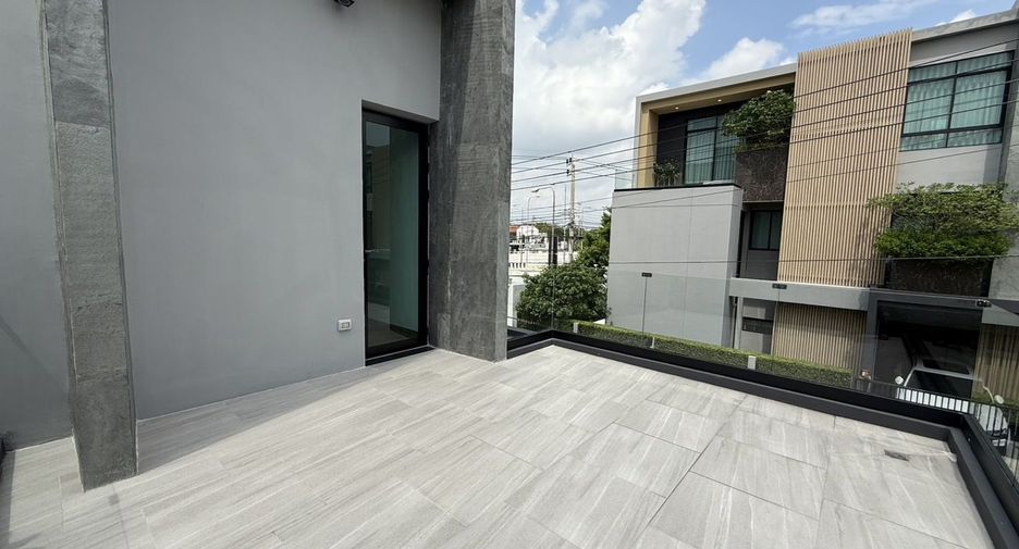 Haus zum Kauf mit 3 Zimmer in Mueang Nonthaburi, Nonthaburi