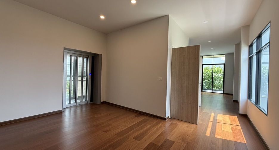 For sale 3 bedrooms house in Mueang Nonthaburi, Nonthaburi