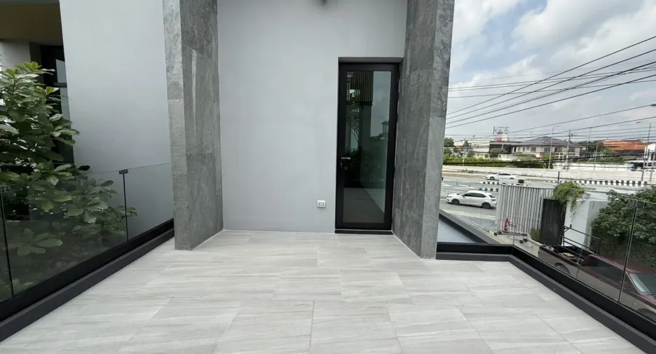 For sale 3 bedrooms house in Mueang Nonthaburi, Nonthaburi