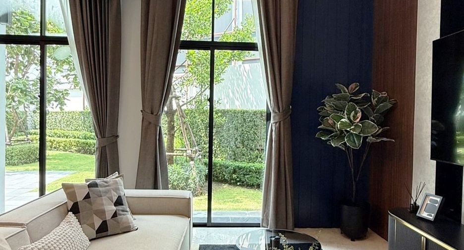For sale 3 bedrooms house in Mueang Nonthaburi, Nonthaburi