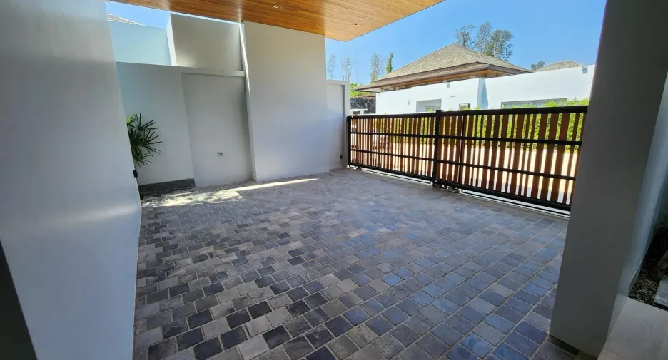 For sale and for rent 4 bedrooms villa in Thalang, Phuket