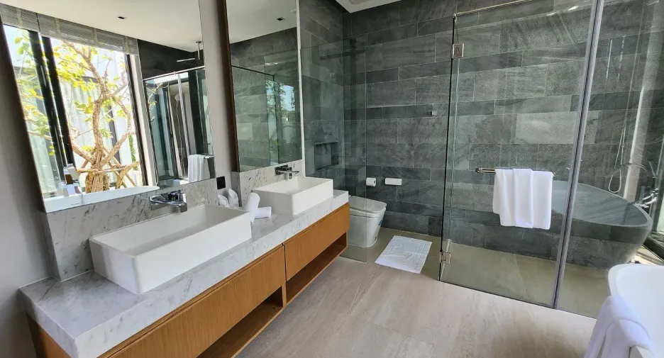 For sale and for rent 4 bedrooms villa in Thalang, Phuket