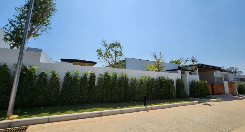 For sale and for rent 4 bedrooms villa in Thalang, Phuket