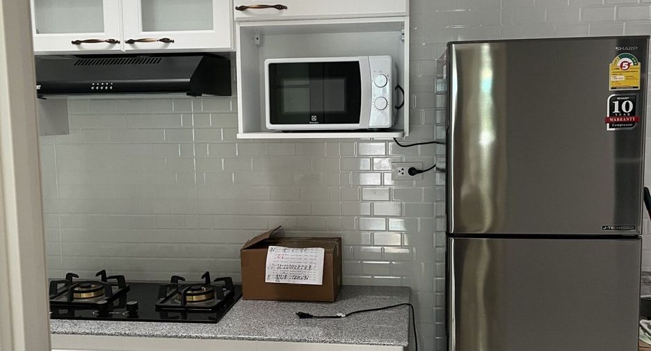 For rent 3 bedrooms townhouse in Mueang Pathum Thani, Pathum Thani