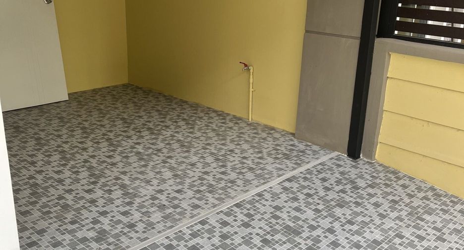 For rent 3 bedrooms townhouse in Mueang Pathum Thani, Pathum Thani