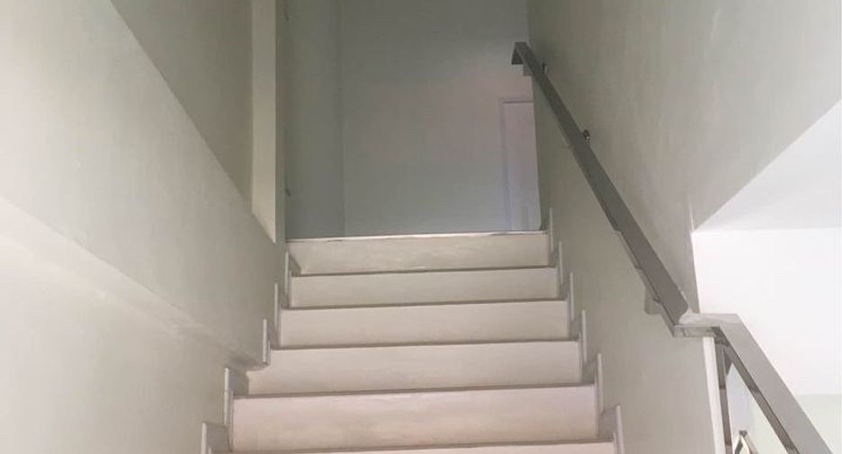 For sale そして for rent 2 ベッドルーム townhouse in Chok Chai, Nakhon Ratchasima