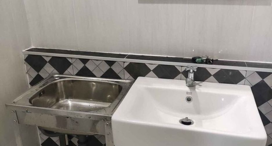 For sale そして for rent 2 ベッドルーム townhouse in Chok Chai, Nakhon Ratchasima
