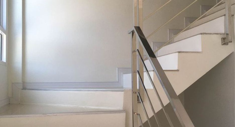 For sale そして for rent 2 ベッドルーム townhouse in Chok Chai, Nakhon Ratchasima