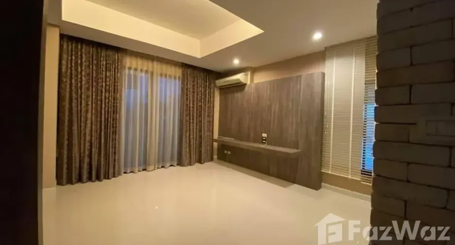 For sale 3 bedrooms house in Bueng Kum, Bangkok