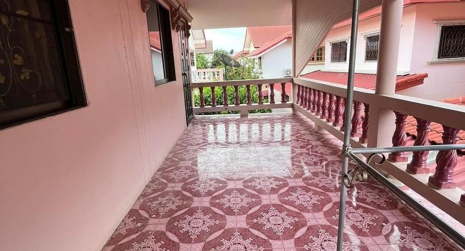For sale 3 bedrooms house in Mueang Phichit, Phichit