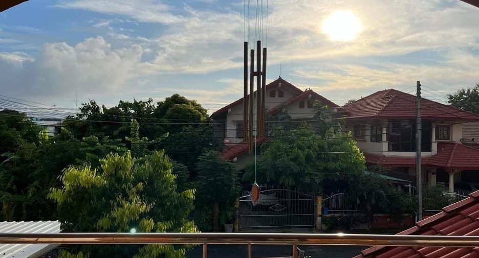 For sale 3 bedrooms house in Mueang Phichit, Phichit