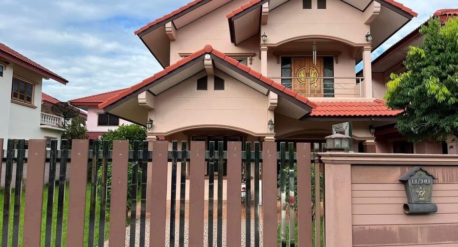 For sale 3 bedrooms house in Mueang Phichit, Phichit