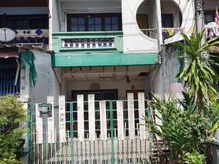 À vendre 2 chambres maison à Saphan Sung, Bangkok