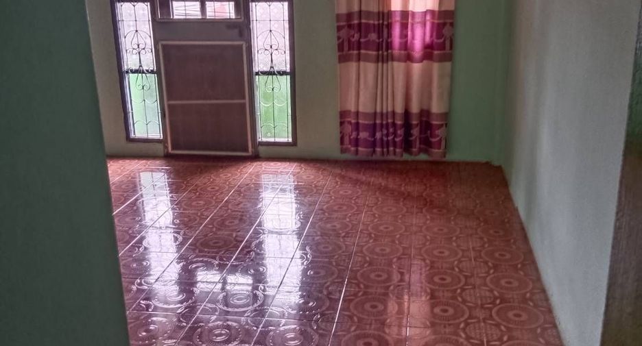 For sale 3 bedrooms townhouse in Khlong Sam Wa, Bangkok