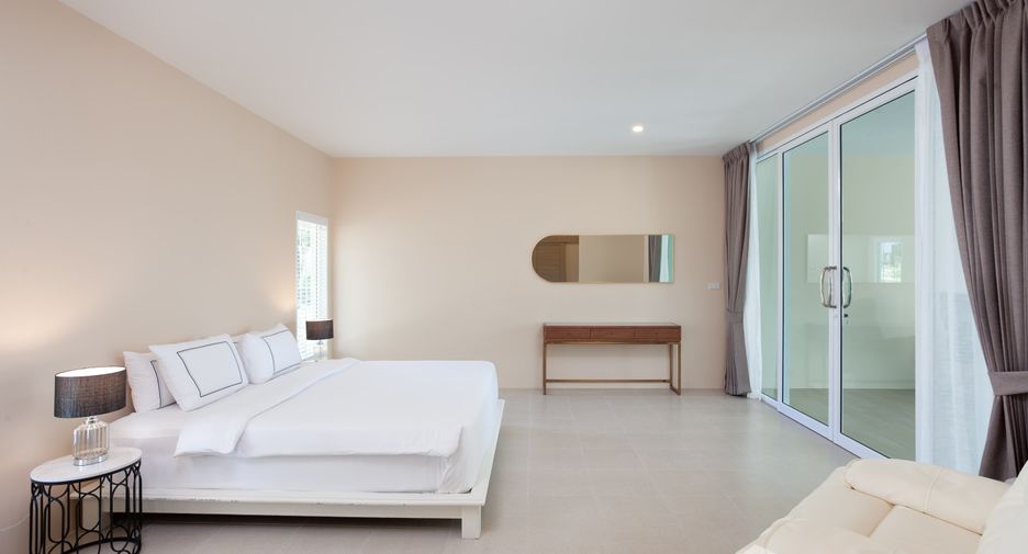 For rent 4 bedrooms villa in Mueang Phuket, Phuket