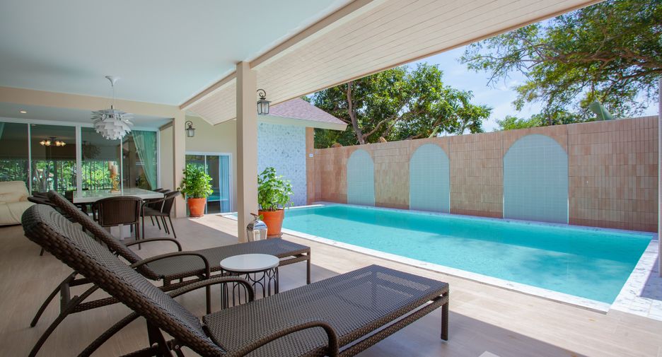 For rent 4 bedrooms villa in Mueang Phuket, Phuket