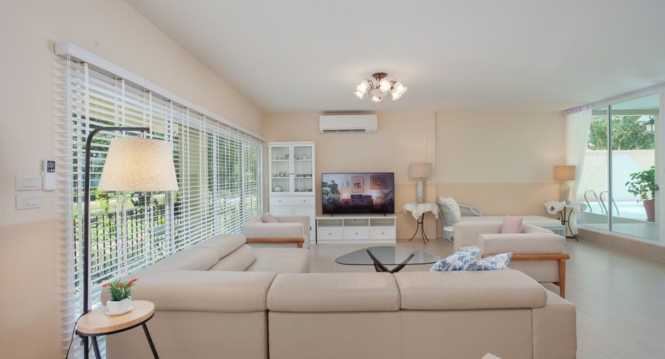 For rent 4 bedrooms villa in Mueang Phuket, Phuket