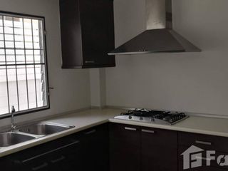 Casa en venta y en alquiler de 4 habitaciones en Khlong Sam Wa, Bangkok