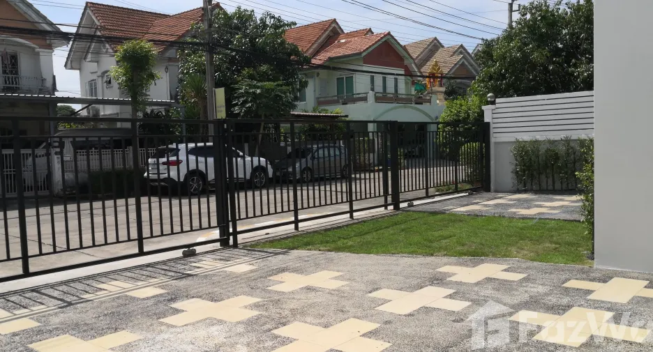 For sale and for rent 4 bedrooms house in Khlong Sam Wa, Bangkok