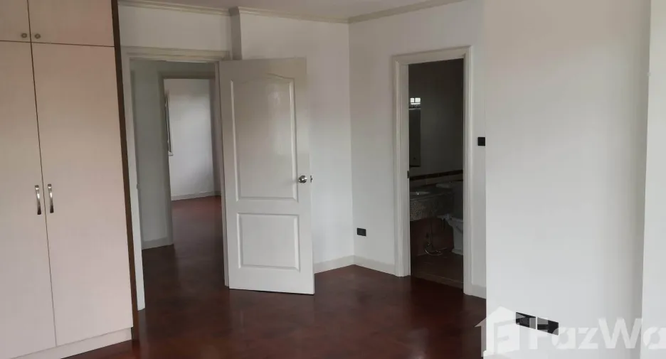 For sale and for rent 4 bedrooms house in Khlong Sam Wa, Bangkok
