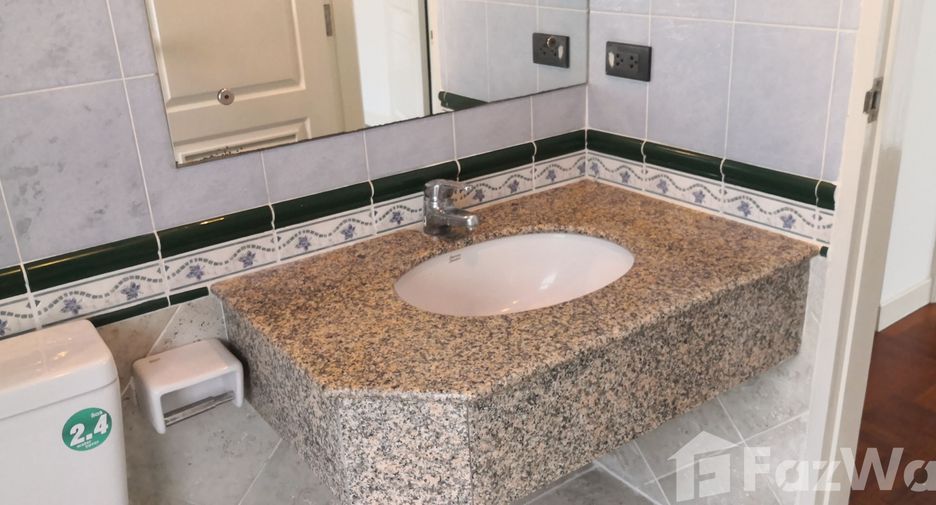 For sale and for rent 4 bedrooms house in Khlong Sam Wa, Bangkok