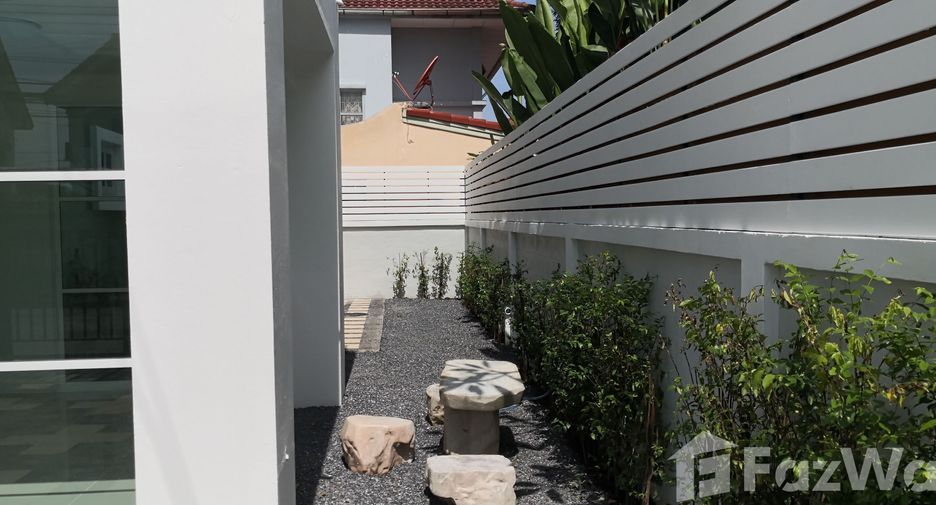 For sale and for rent 4 bedrooms house in Khlong Sam Wa, Bangkok