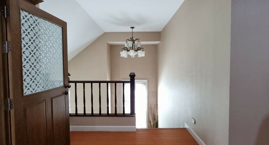Haus zum Kauf mit 3 Zimmer in Bang Khae, Bangkok