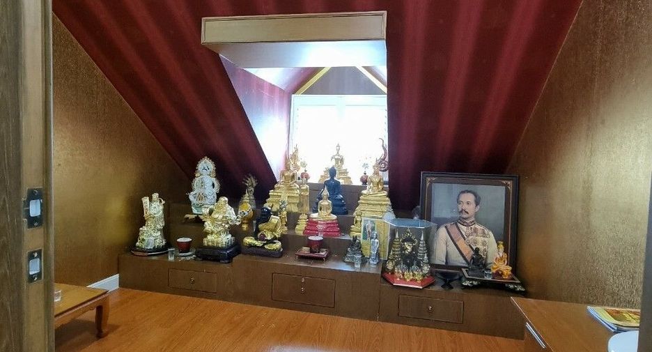 Haus zum Kauf mit 3 Zimmer in Bang Khae, Bangkok