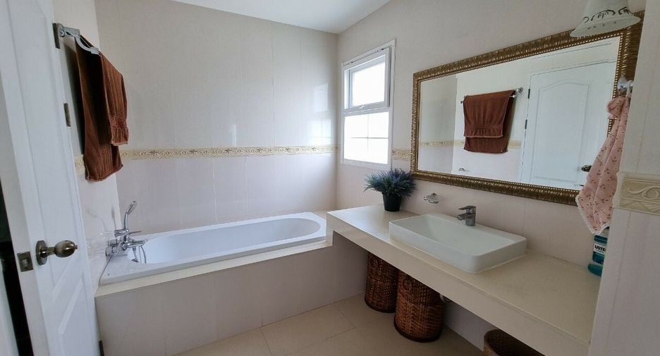 Haus zum Kauf mit 3 Zimmer in Bang Khae, Bangkok