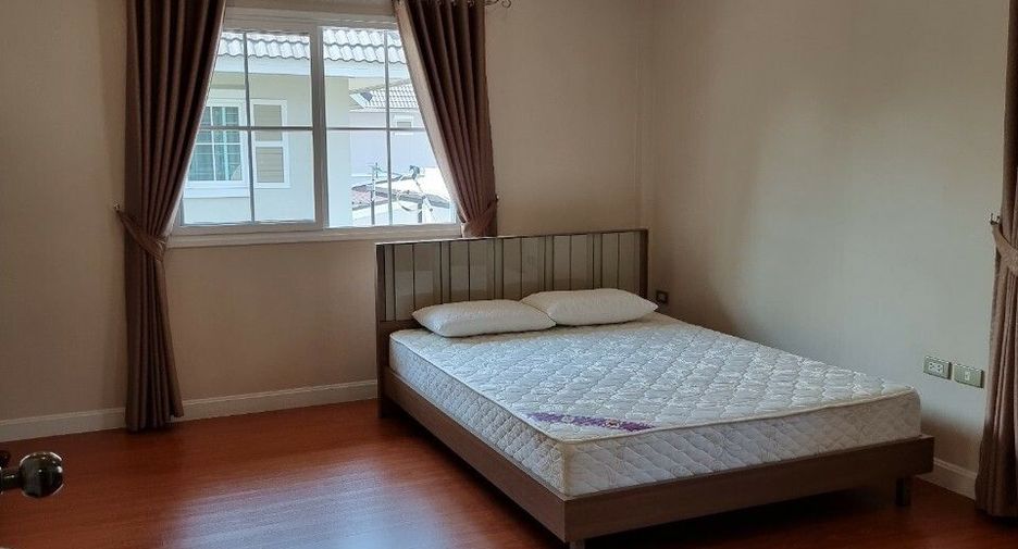 Haus zum Kauf mit 3 Zimmer in Bang Khae, Bangkok