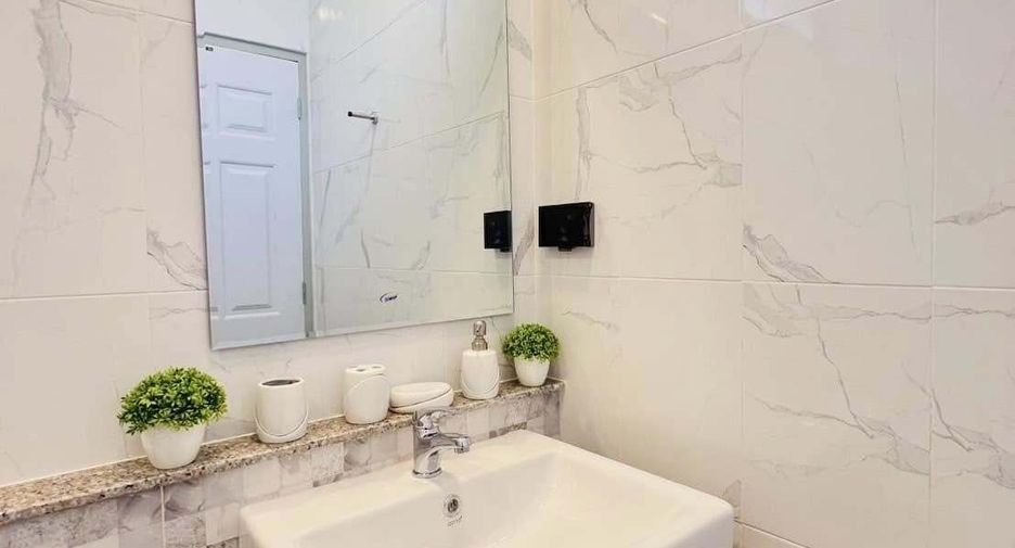 For sale 3 bedrooms house in Mueang Sakon Nakhon, Sakon Nakhon