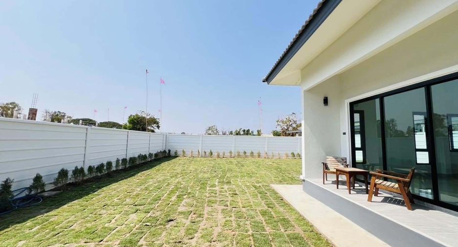 For sale 3 bedrooms house in Mueang Sakon Nakhon, Sakon Nakhon