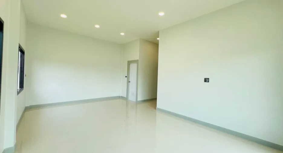 For sale 3 bedrooms house in Mueang Sakon Nakhon, Sakon Nakhon