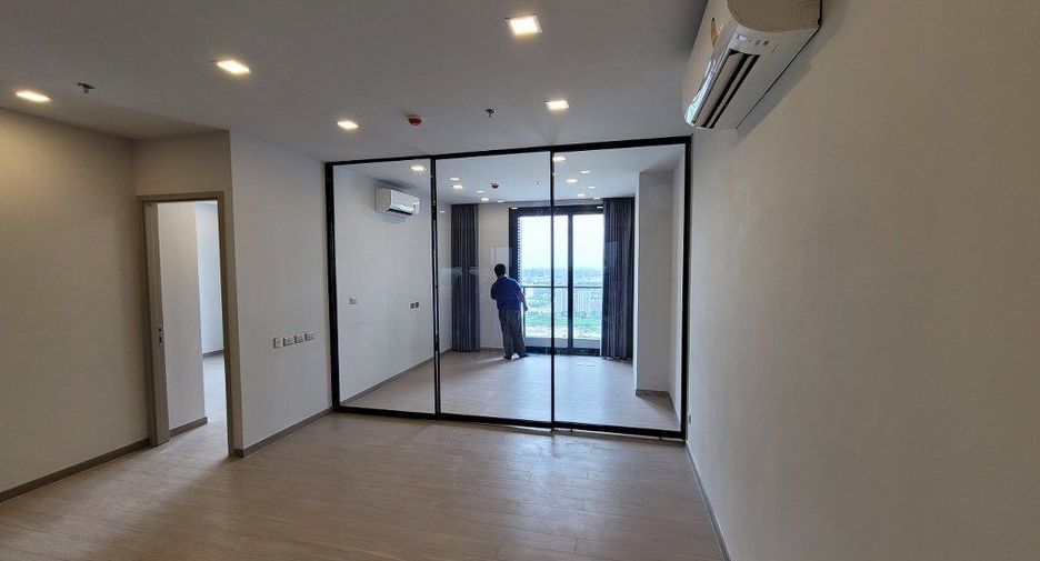 For sale 2 bedrooms condo in Huai Khwang, Bangkok
