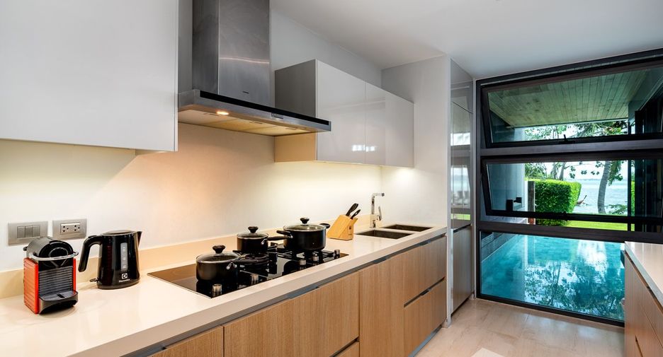 For rent 3 bedrooms villa in Mueang Phuket, Phuket