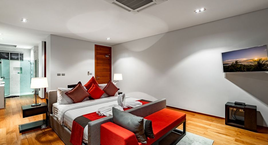 For rent 3 bedrooms villa in Mueang Phuket, Phuket