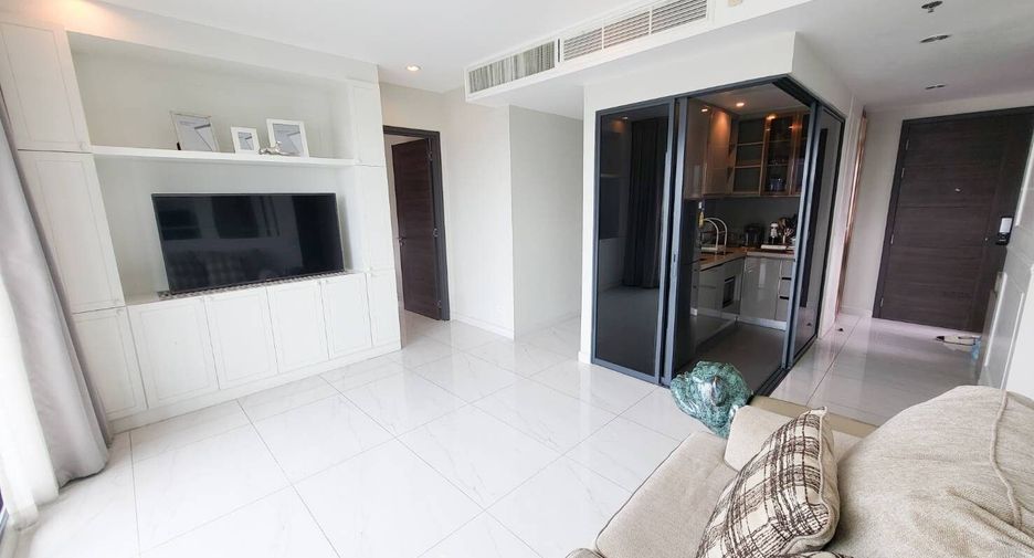 For sale 3 bedrooms condo in Watthana, Bangkok